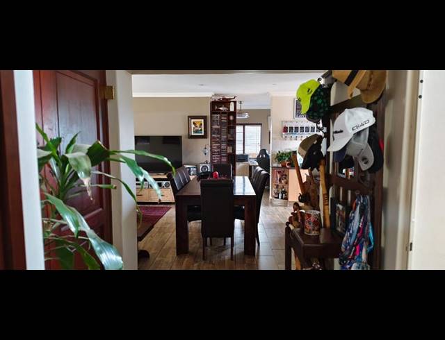 3 BEDROOM PROPERTY TO RENT IN AMBERFIELD RIDGE